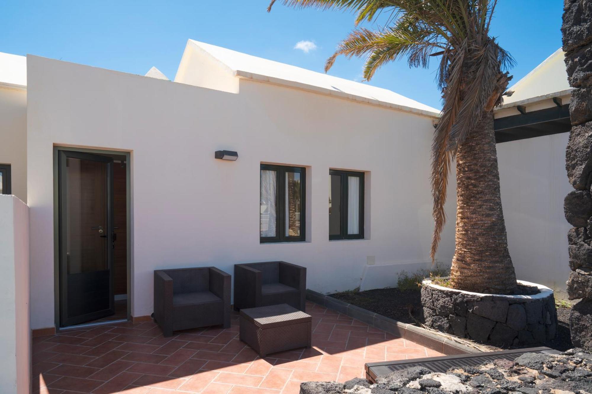 Вилла Lanzahost Casa Sunny Seafront Коста-Тегисе Экстерьер фото